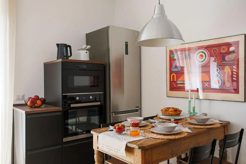מילאנו The Best Rent - Comfortable One-Bedroom Apartment Near Porta Romana איטליה