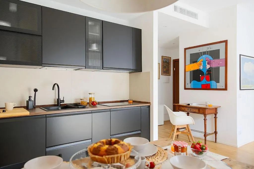 מילאנו The Best Rent - Comfortable One-Bedroom Apartment Near Porta Romana 0*,  איטליה