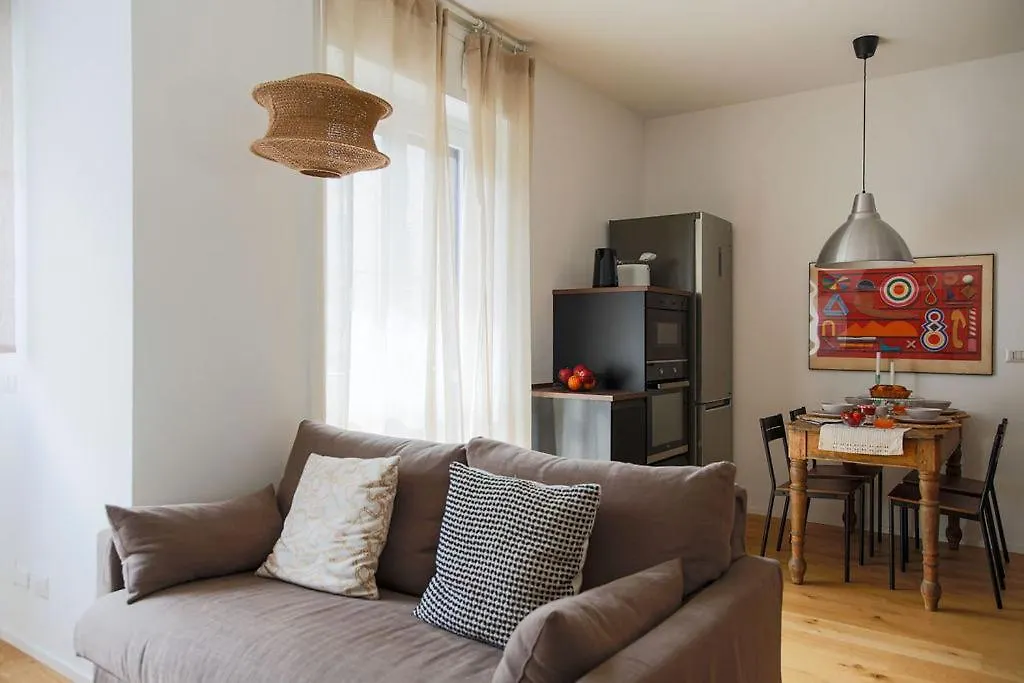 מילאנו The Best Rent - Comfortable One-Bedroom Apartment Near Porta Romana